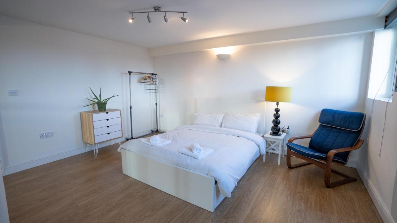 Stunning Mezzanine Apartment Near City Centre Cardiff Bagian luar foto
