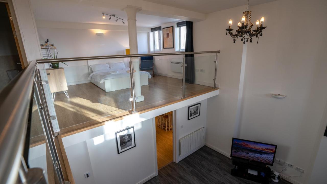 Stunning Mezzanine Apartment Near City Centre Cardiff Bagian luar foto