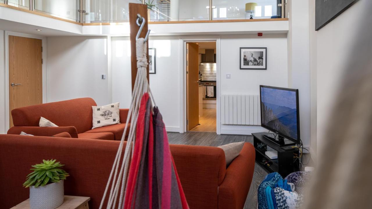 Stunning Mezzanine Apartment Near City Centre Cardiff Bagian luar foto