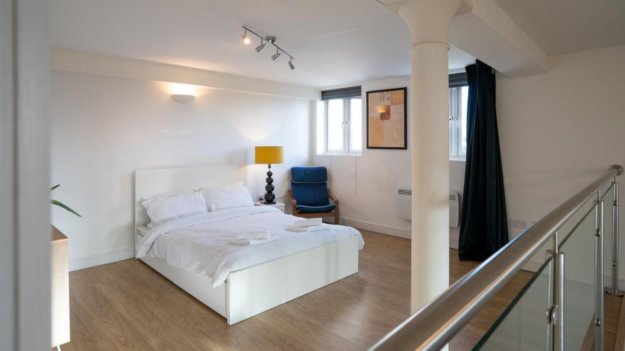 Stunning Mezzanine Apartment Near City Centre Cardiff Bagian luar foto