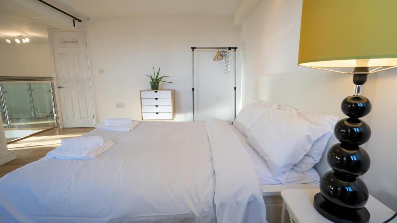 Stunning Mezzanine Apartment Near City Centre Cardiff Bagian luar foto